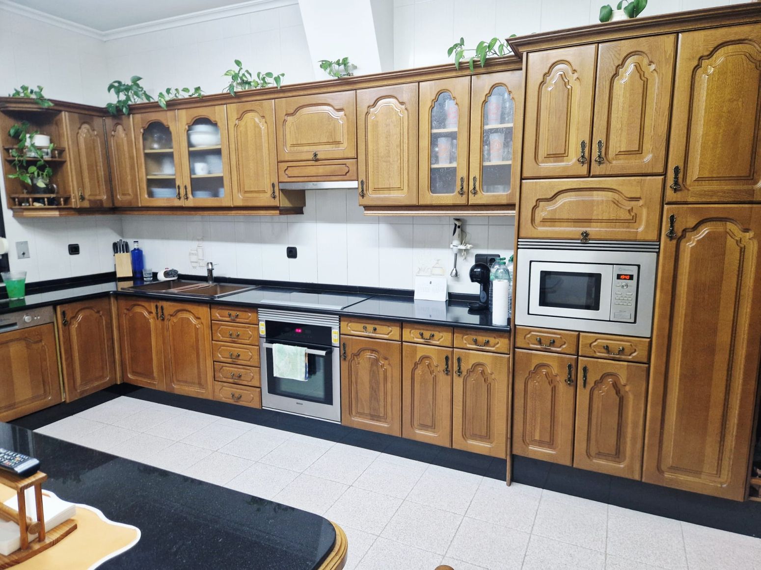 Cuina de Casa o xalet en venda en Castrillón amb Calefacció, Terrassa i Traster