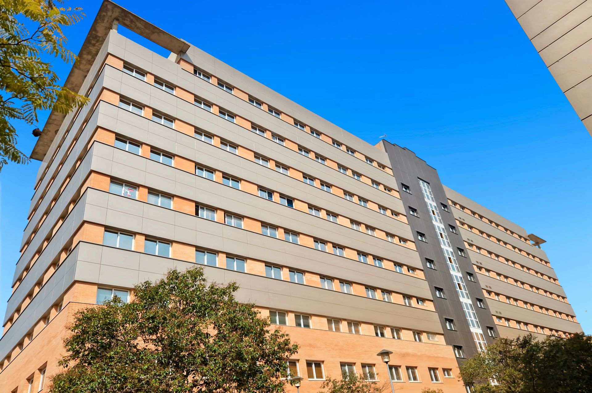 Exterior view of Office to rent in  Sevilla Capital  with Air Conditioner, Heating and Furnished