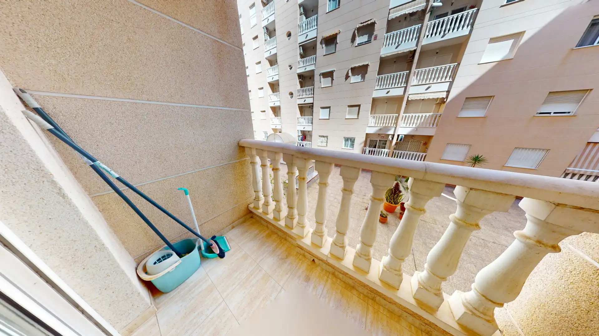 Terrassa de Pis en venda en Torrevieja amb Aire condicionat, Terrassa i Moblat