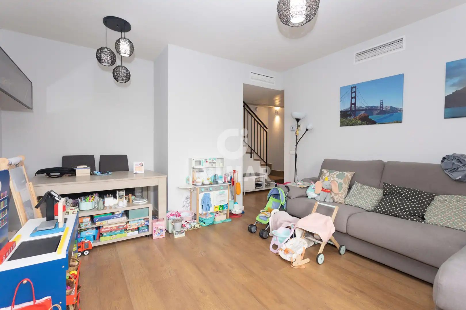 Maisonette zum Verkauf in Madrid mit Heizung, Privatgarten und Abstellraum