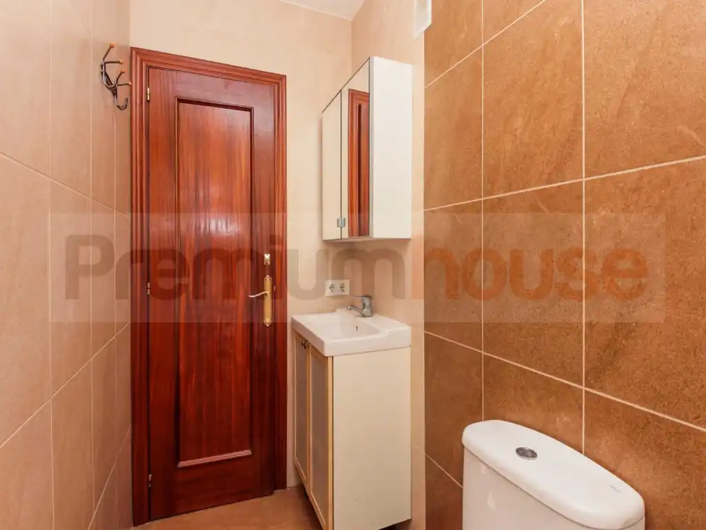 Baño de Piso en venta en Cambrils con Piscina