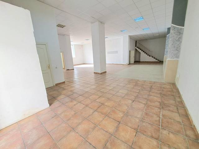 Local comercial en Alquiler en Carcaixent