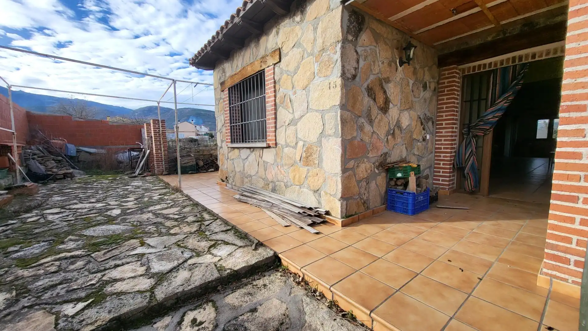 Vista exterior de Casa o xalet en venda en Villanueva de Ávila amb Jardí privat, Terrassa i Traster