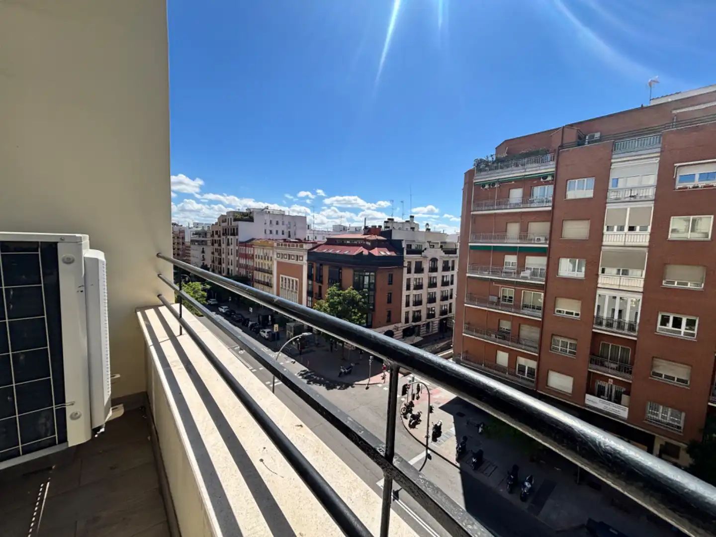 Außenansicht von Wohnung zur Miete in Madrid mit Klimaanlage, Heizung und Möbliert