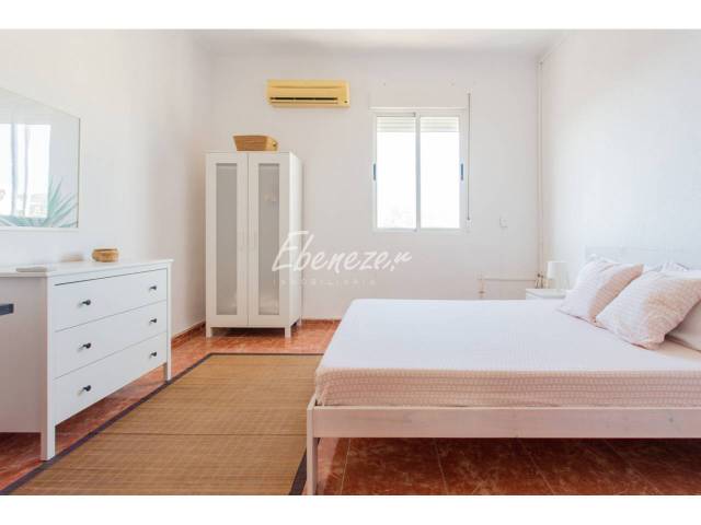 Piso en Alquiler en Travesia Delicias en Casco Antiguo