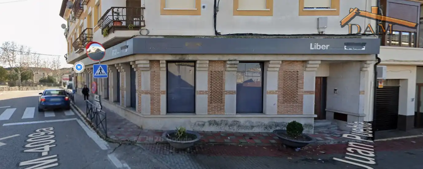 Local commercial à vendre à Novés