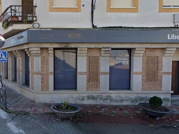 Local commercial à vendre à Novés