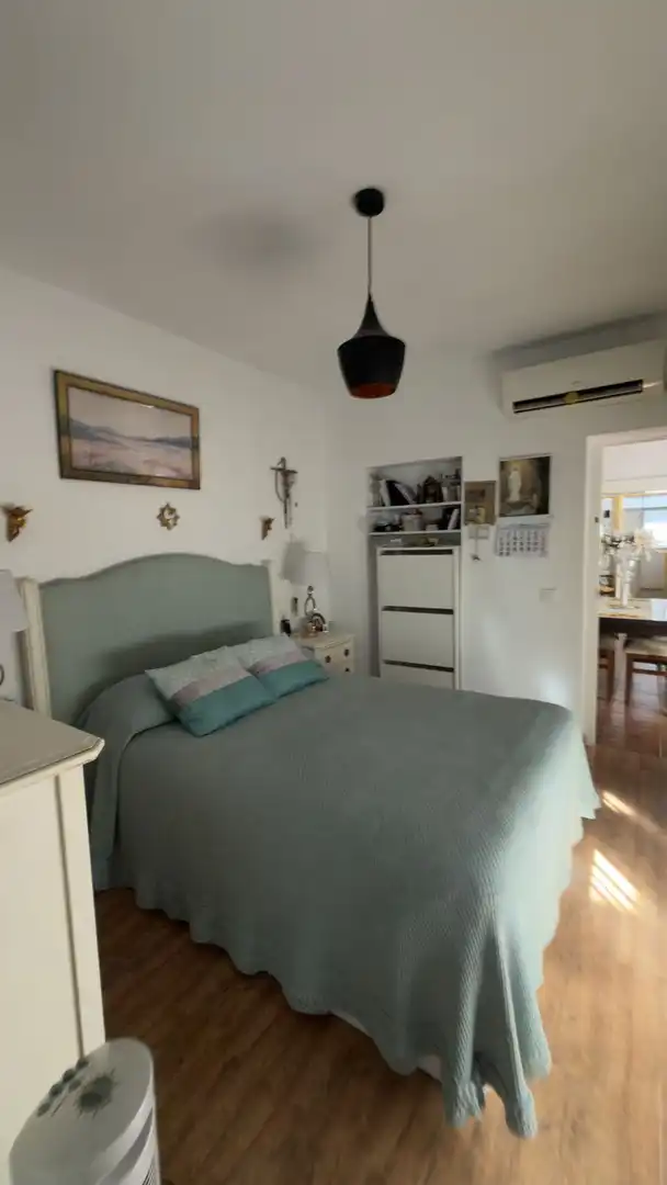 Dormitori de Casa o xalet en venda en Sevilla amb Aire condicionat i Moblat