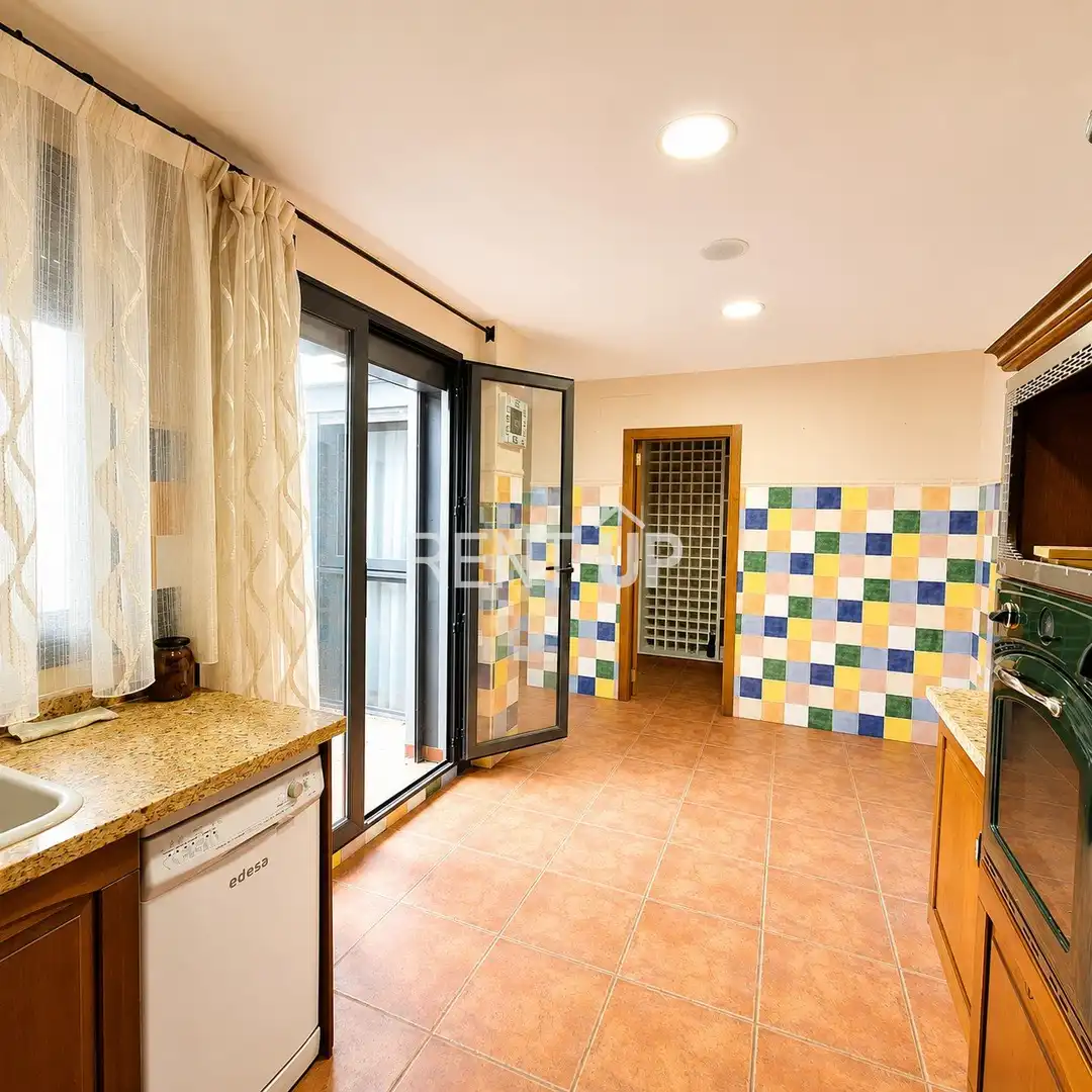 Cocina de Casa adosada en venta en Novelé  / Novetlè con Aire acondicionado, Terraza y Trastero