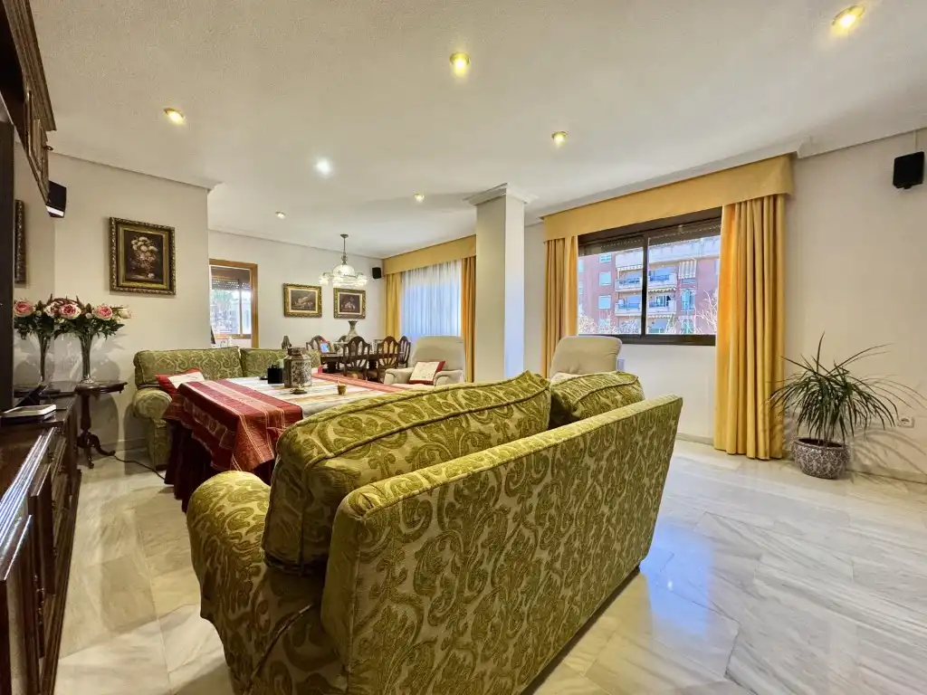 Wohnzimmer von Wohnung zum Verkauf in Córdoba mit Klimaanlage