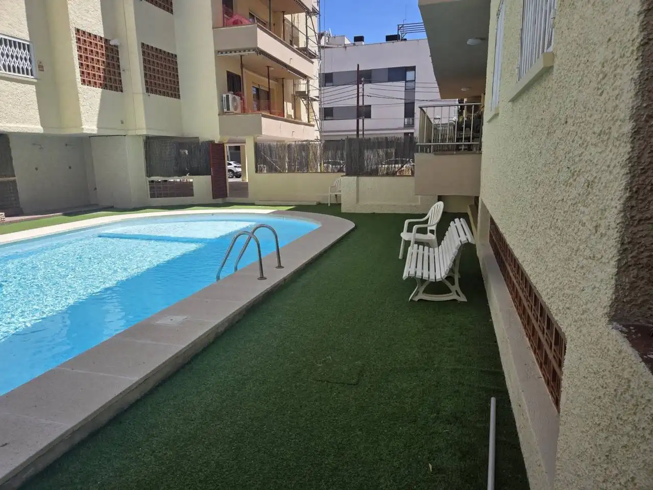 Schwimmbecken von Wohnung zum Verkauf in Cubelles mit Heizung, Parkett und Abstellraum