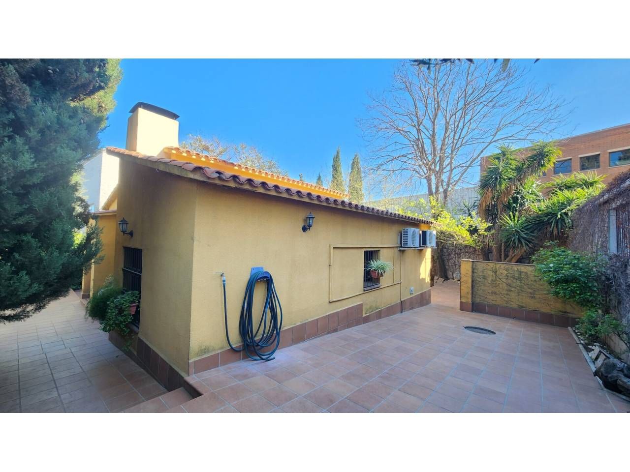 Garden of Houses for sale in Rubí  with Air Conditioner and Heating