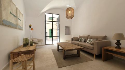 Atractiva casa de pueblo en el corazón de Campos  vida moderna con encanto histórico