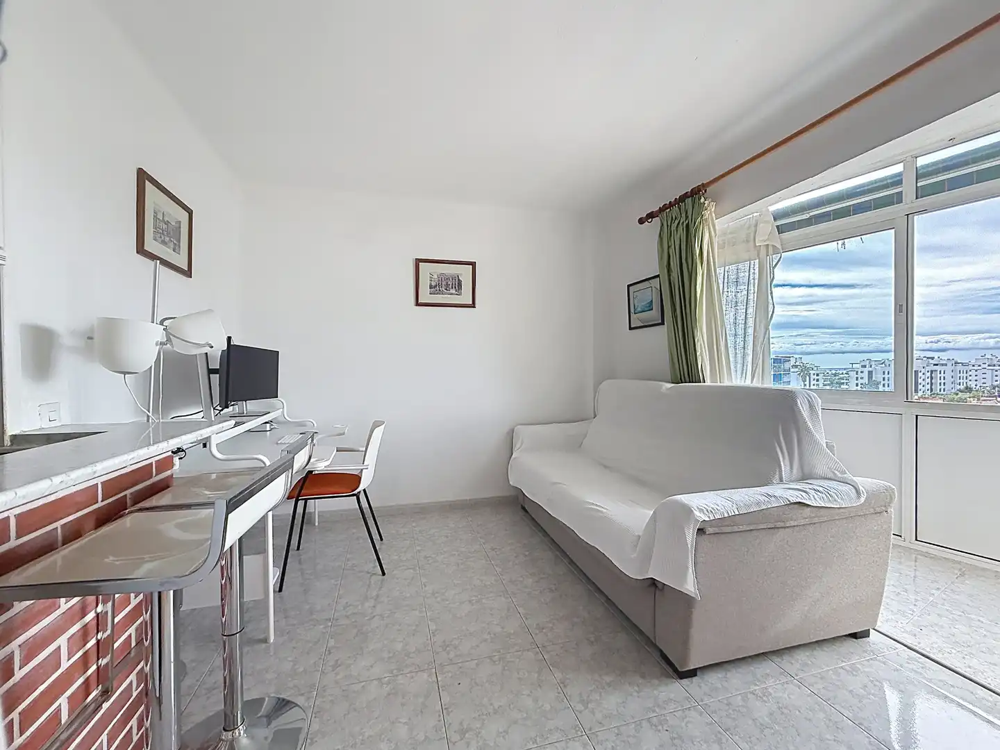 Sala de estar de Apartamento en venta en Los Álamos