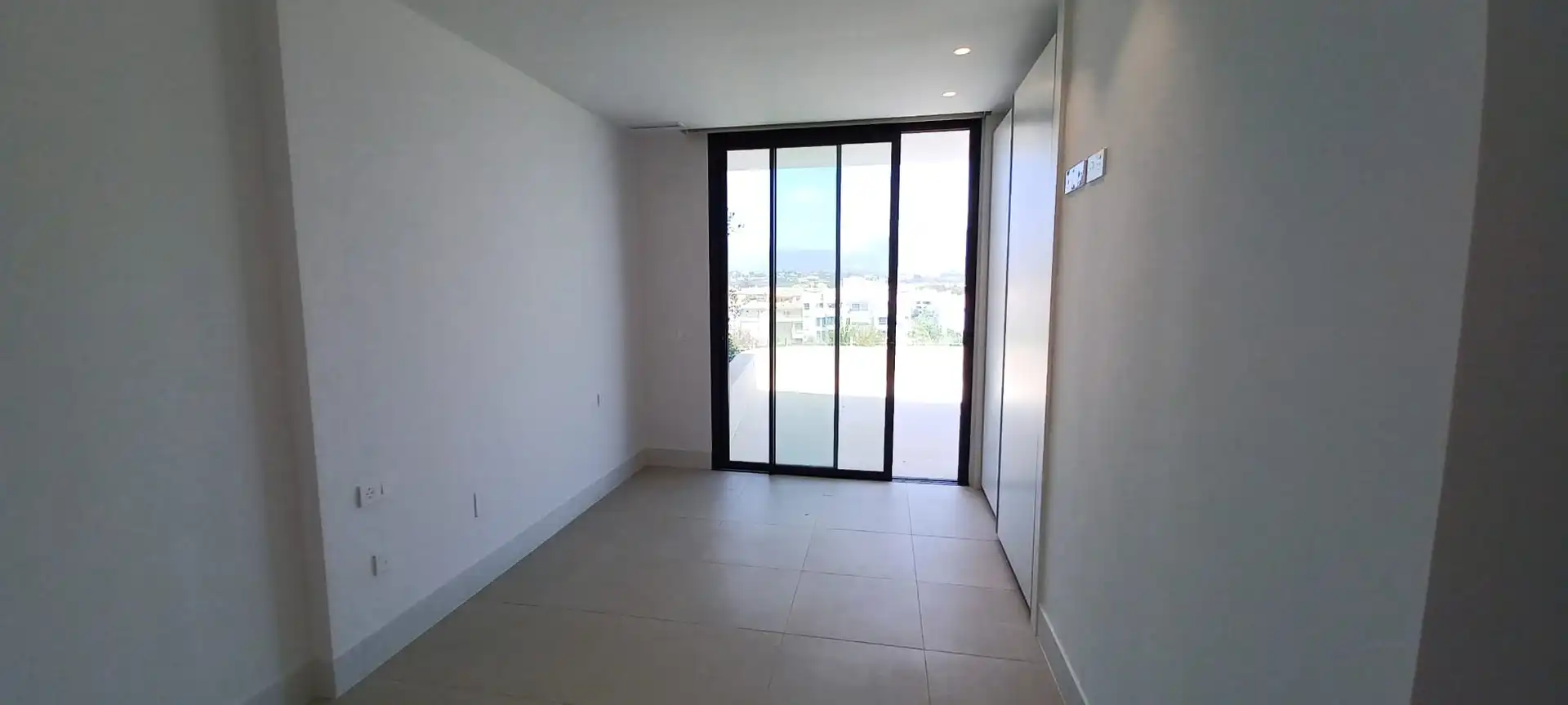 Terraza de Apartamento en venta en L'Alfàs del Pi con Aire acondicionado, Calefacción y Jardín privado