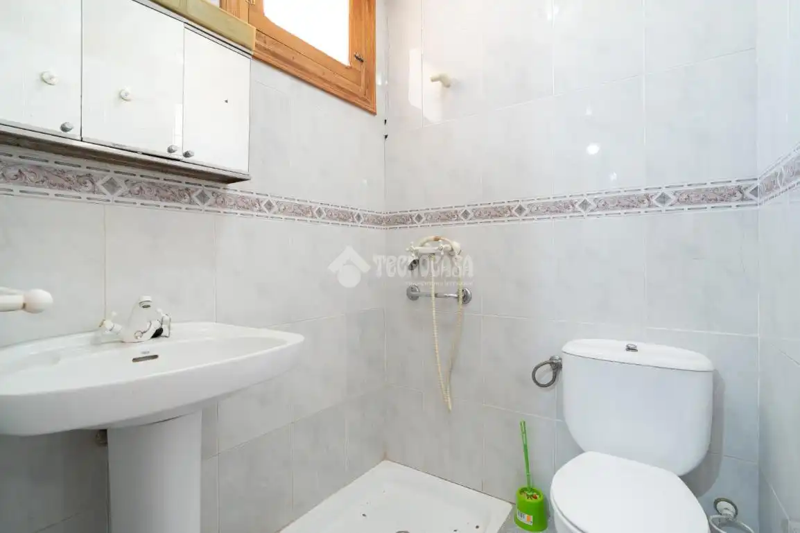 Badezimmer von Einfamilien-Reihenhaus zum Verkauf in Padul