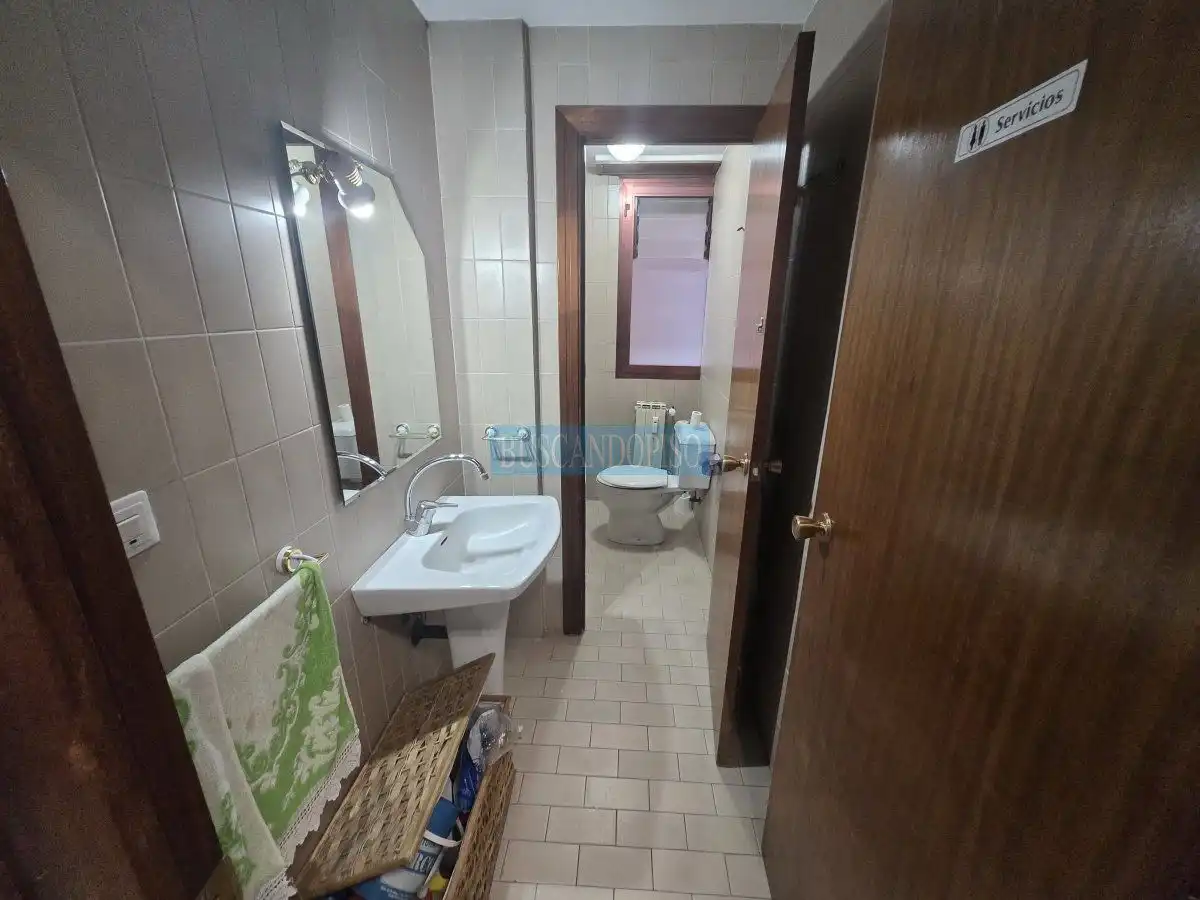 Badezimmer von Wohnung zum Verkauf in  Logroño mit Klimaanlage, Heizung und Möbliert