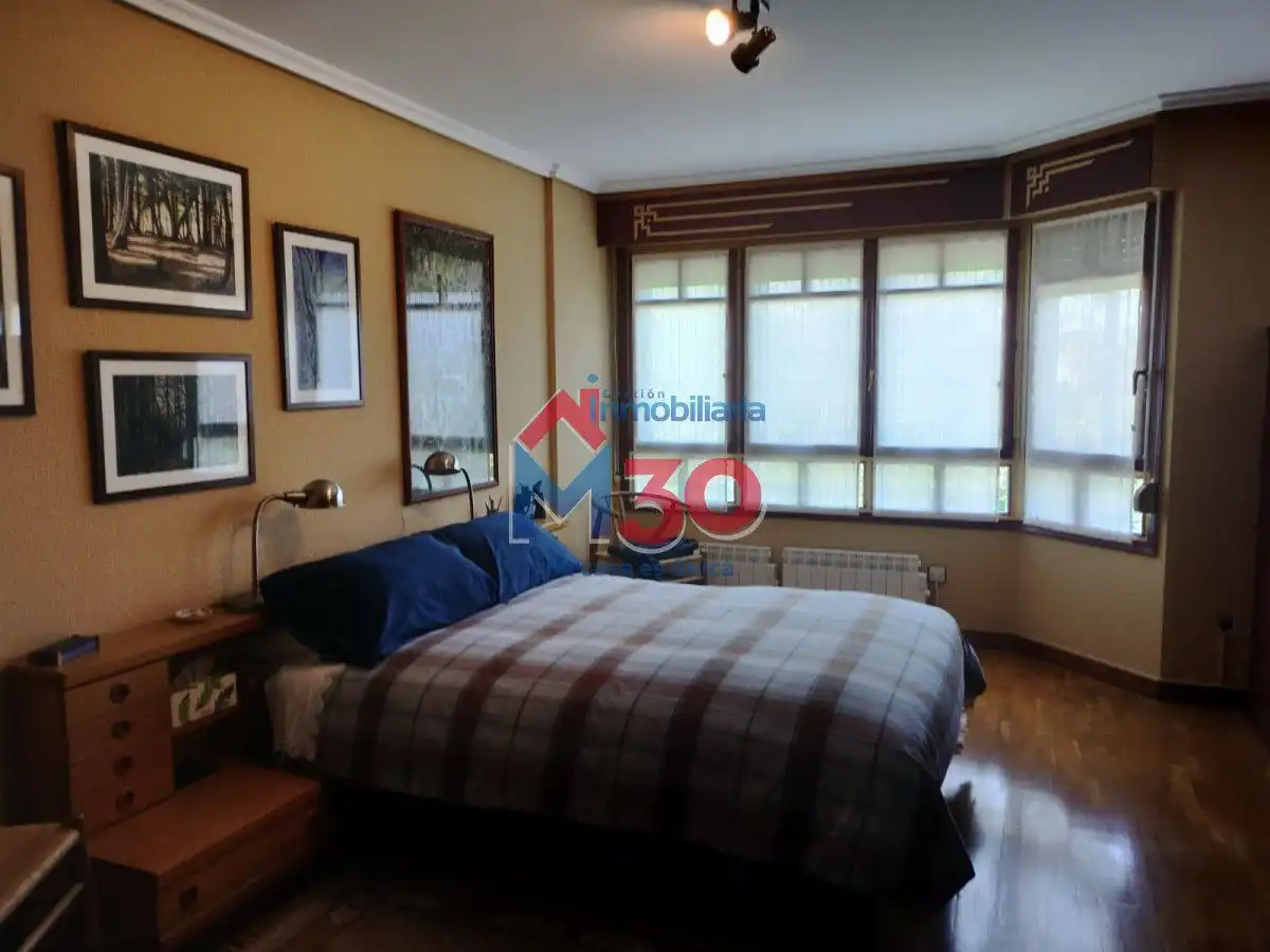 Habitación de Casa o chalet en venta en Miranda de Ebro con Calefacción y Terraza
