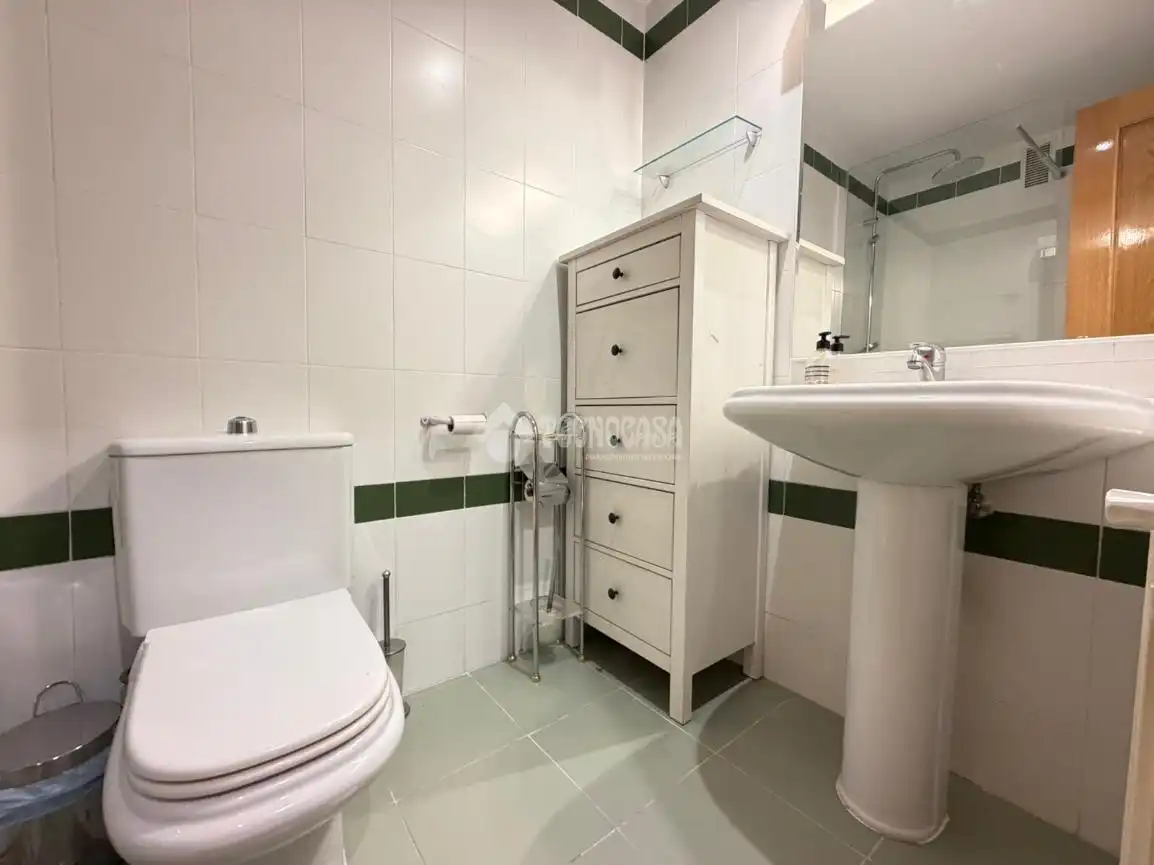 Bathroom of Flat for rent in Madrid  with Heating and Community pool