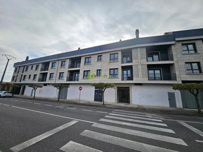 Vista exterior de Pis en venda en Salvaterra de Miño amb Calefacció i Traster