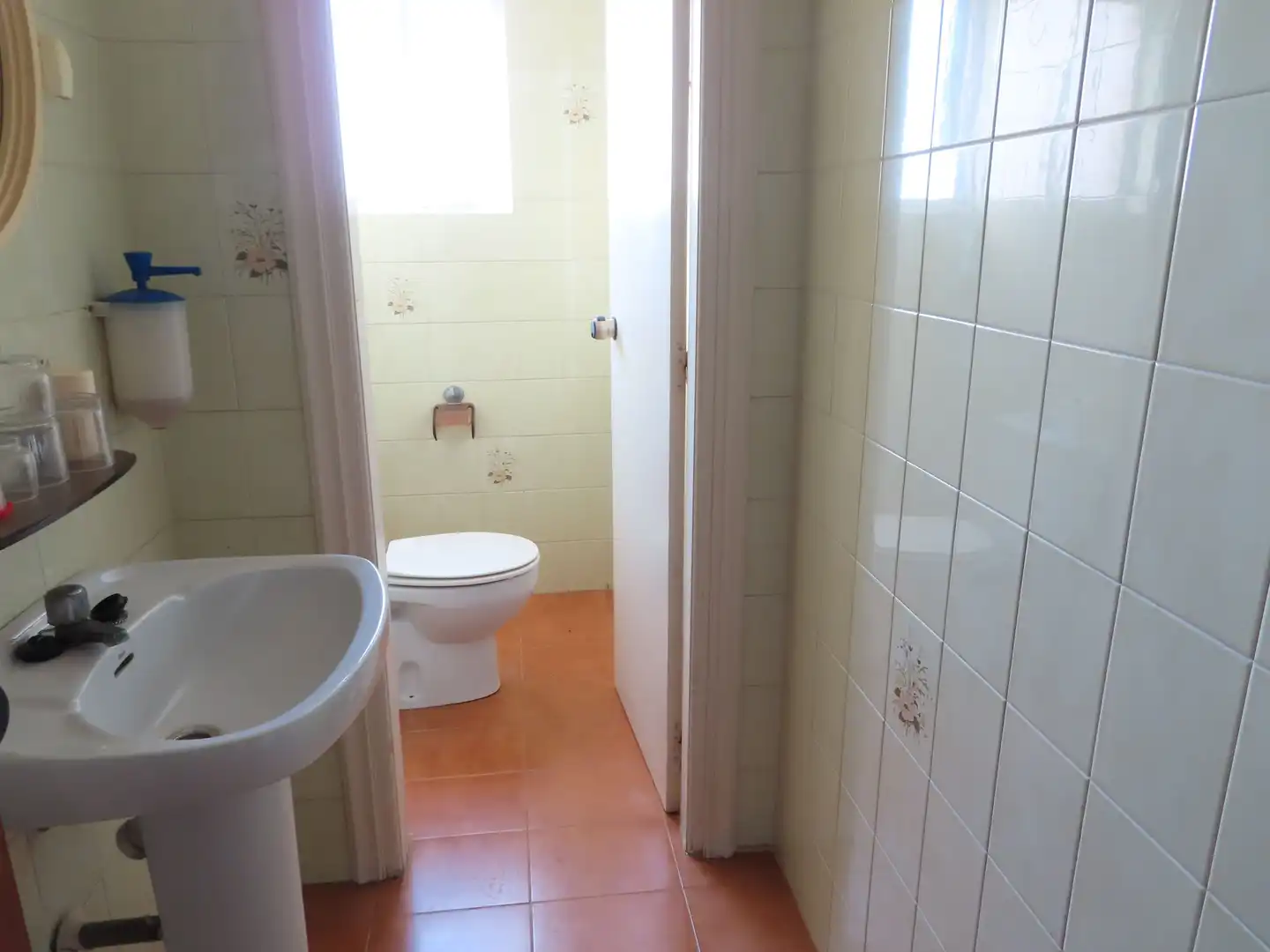 Badezimmer von Büro zur Miete in Cartagena mit Klimaanlage und Möbliert