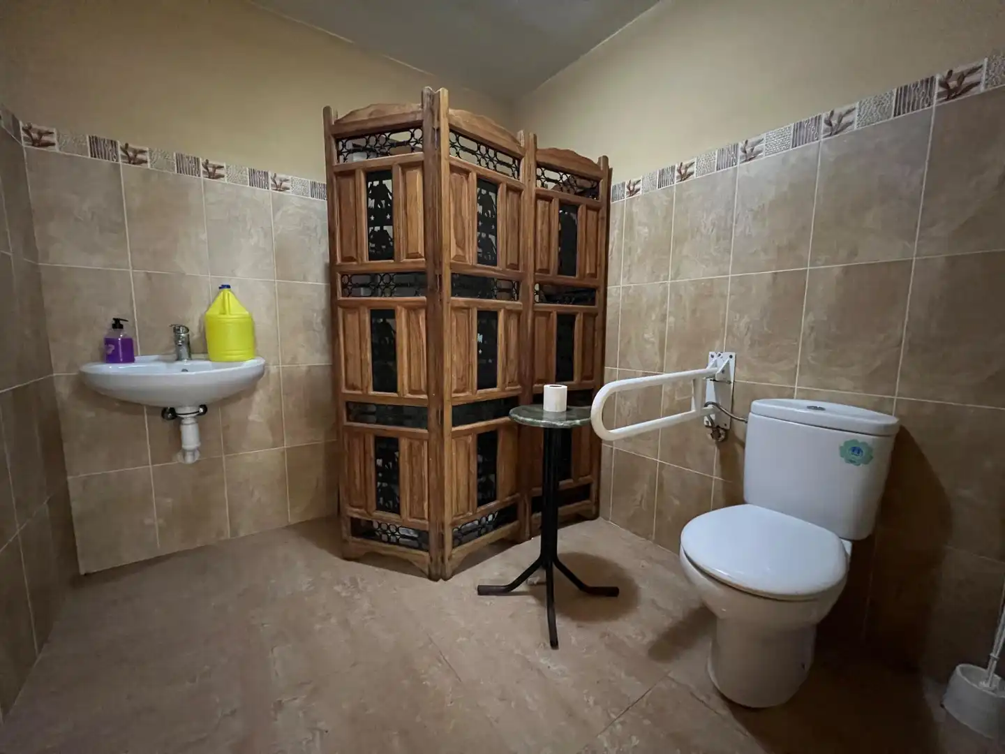 Badezimmer von Geschaftsraum zum Verkauf in Paterna mit Klimaanlage und Möbliert