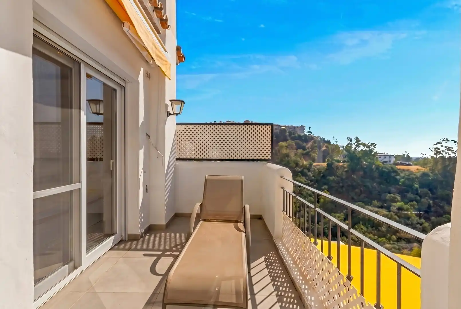 Terraza de Ático en venta en Benahavís con Aire acondicionado, Terraza y Piscina