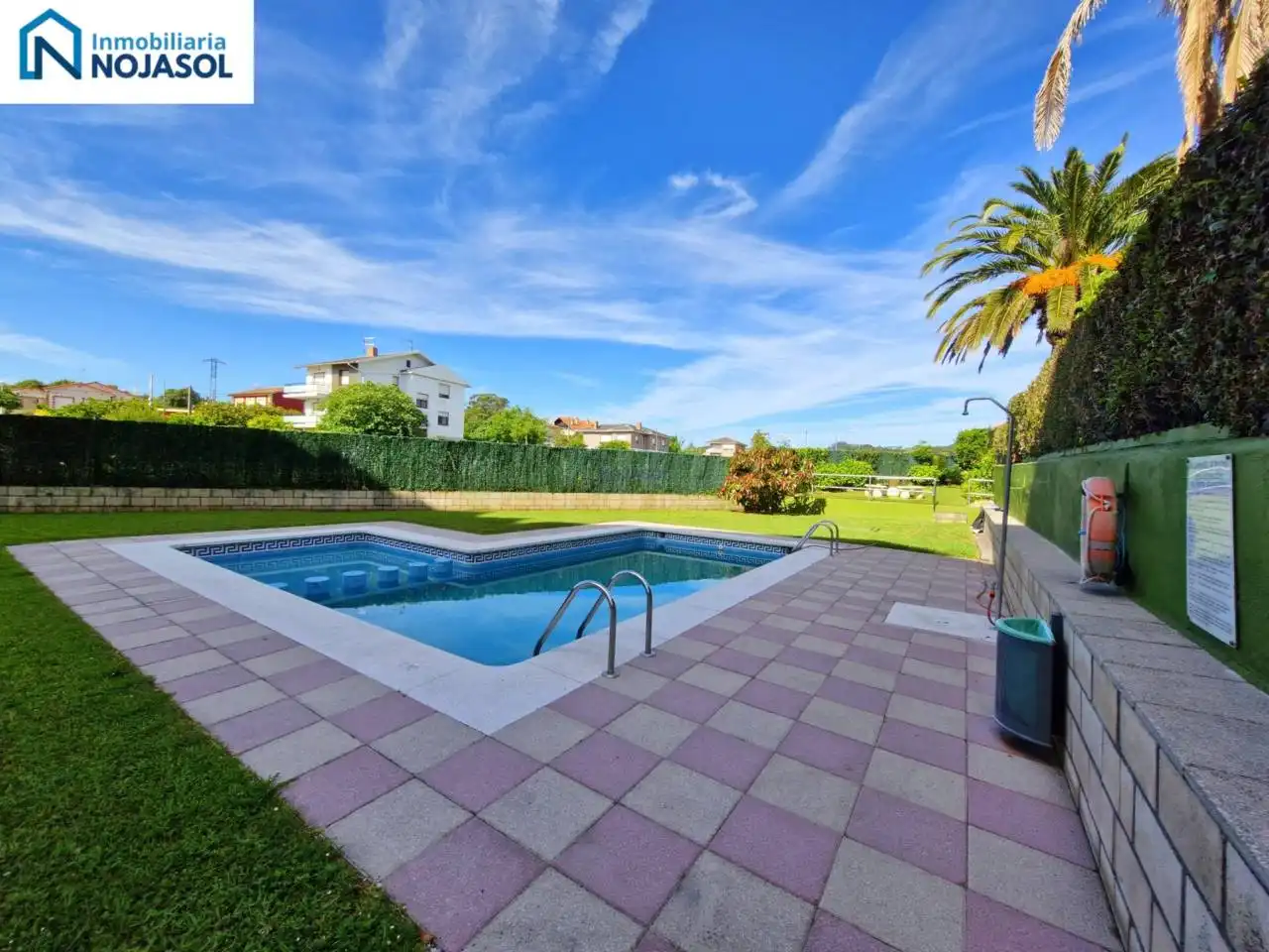 Piscina de Apartamento de alquiler en Noja con Calefacción, Trastero y Amueblado