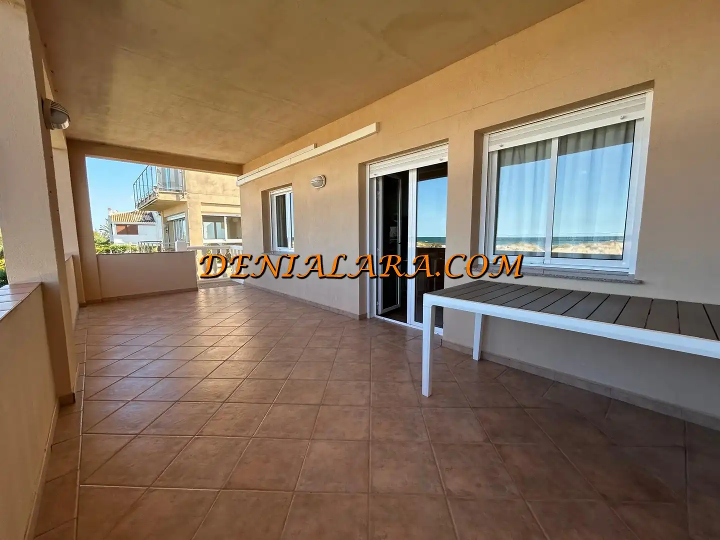 Terraza de Edificio en venta en Oliva