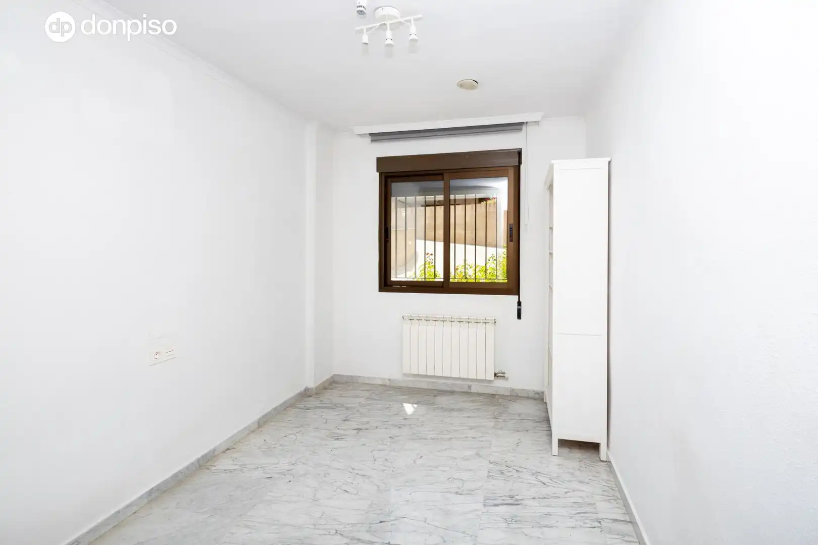 Schlafzimmer von Wohnung zum Verkauf in Granada