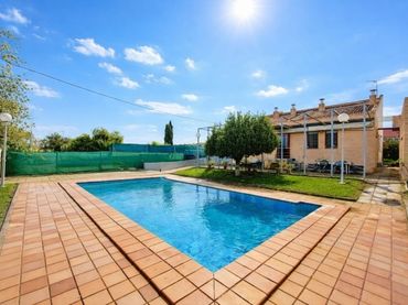 Detached house for sale in Calle Pantano de la Serena, Nº 11