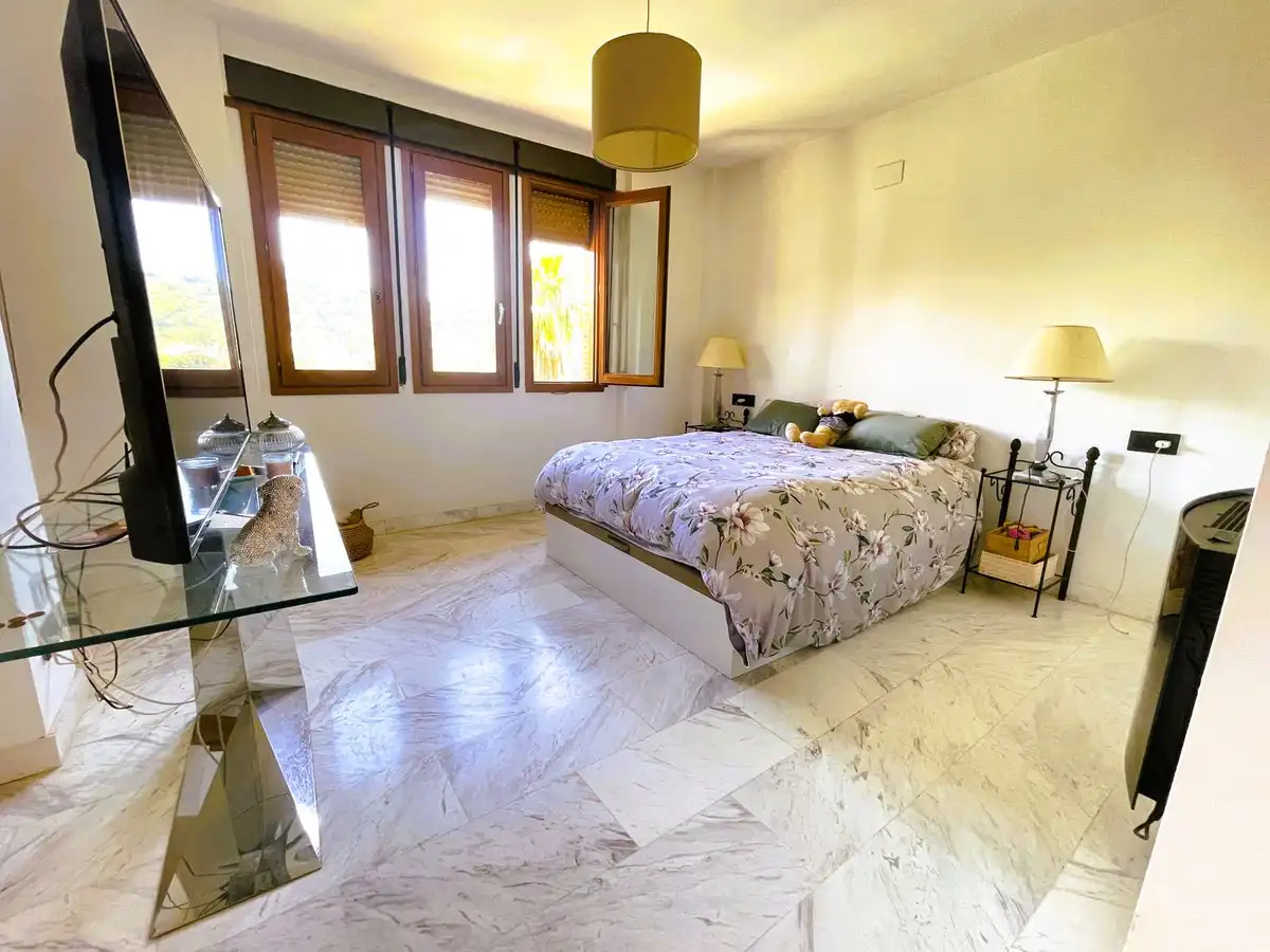 Schlafzimmer von Einfamilien-Reihenhaus zum Verkauf in Mijas mit Klimaanlage, Heizung und Privatgarten