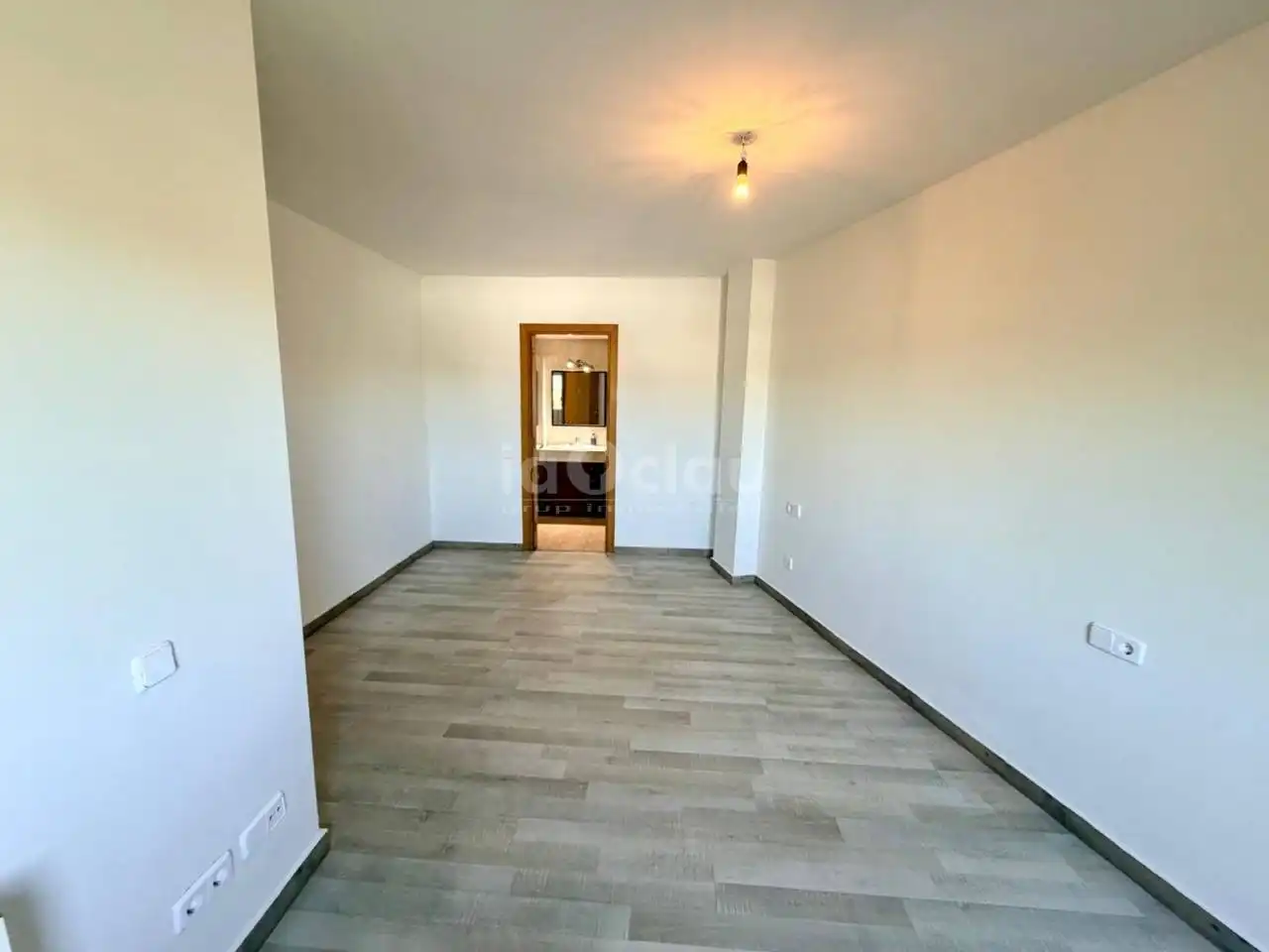 Dormitori de Apartament en venda en Vic amb Calefacció