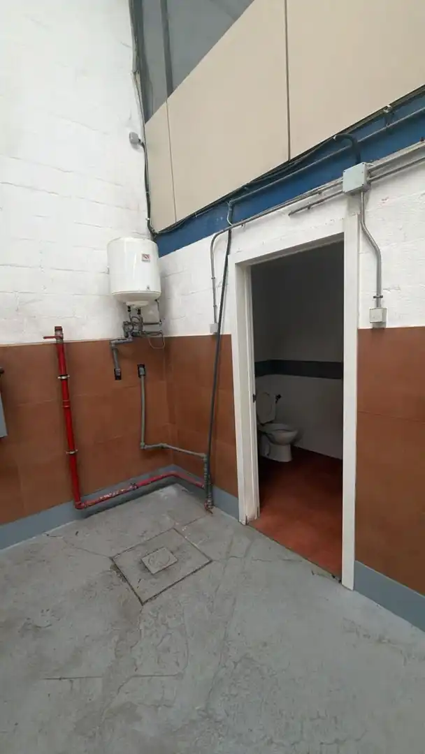 Bany de Nau industrial de lloguer en Zaratán, Valladolid