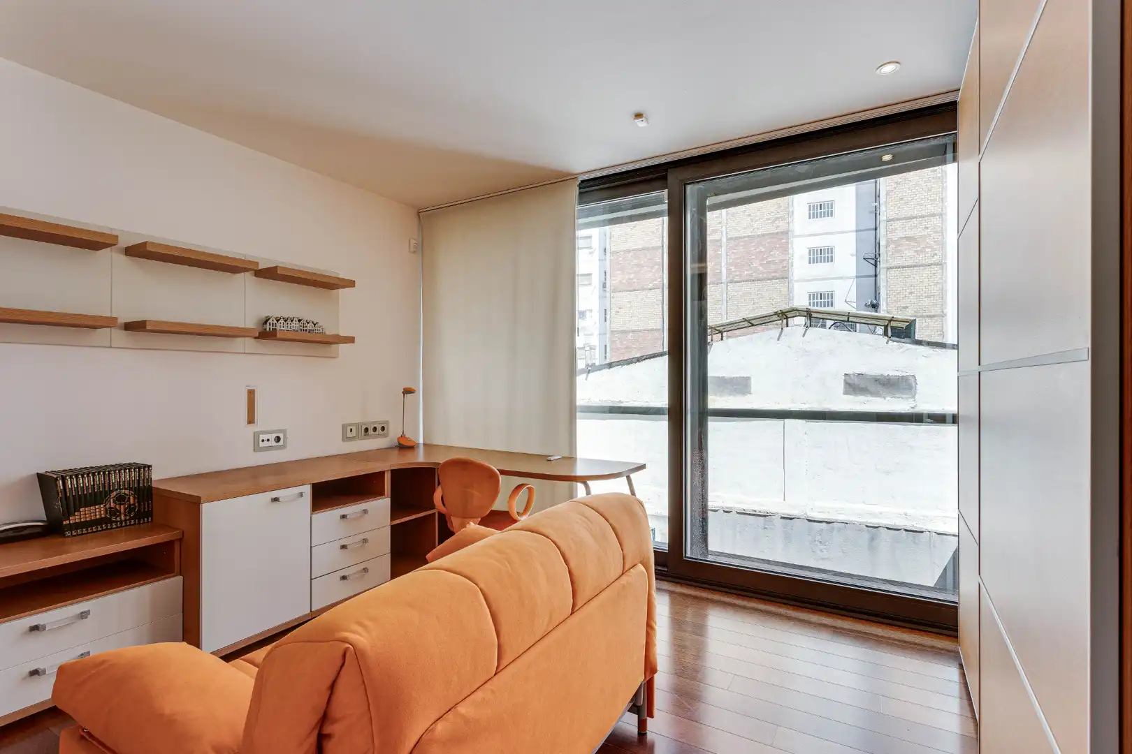 Habitación de Casa adosada en venta en Barcelona con Aire acondicionado, Calefacción y Jardín privado