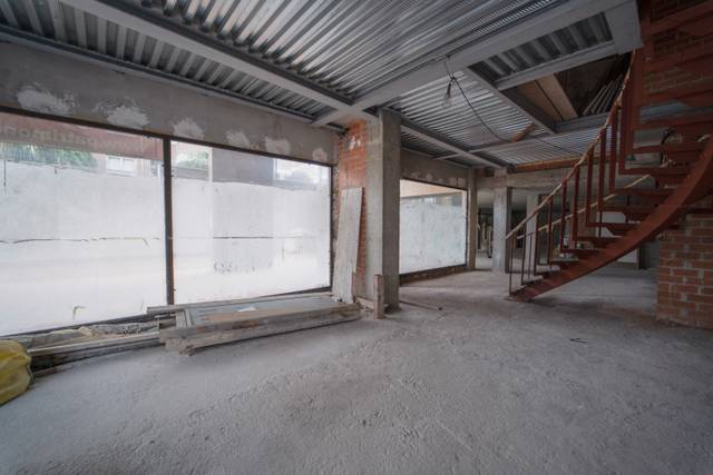 Local comercial en Alquiler en Calle Anselmo Solar en El Coto