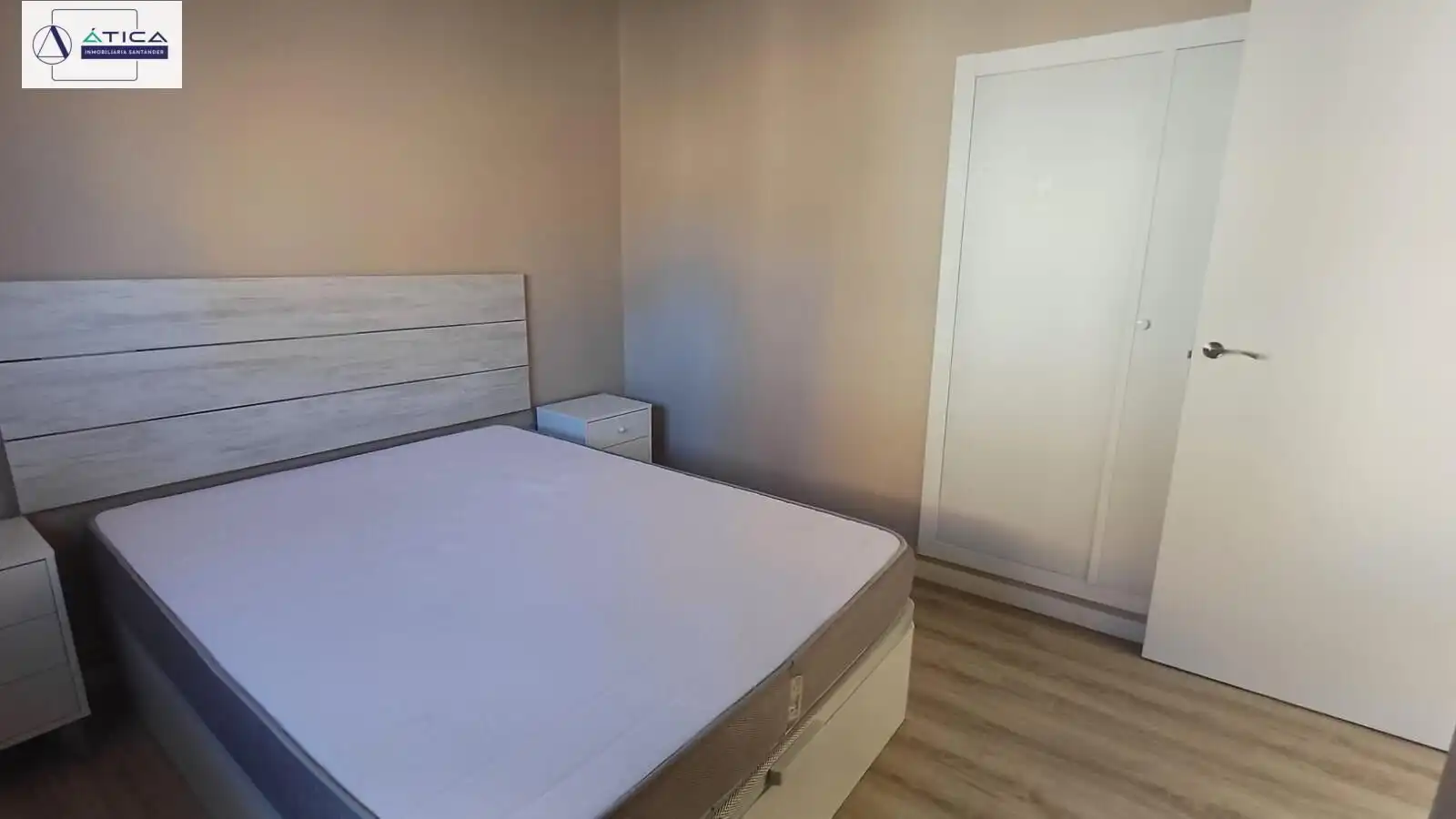 Bedroom of Flat for sale in Santander  with Heating