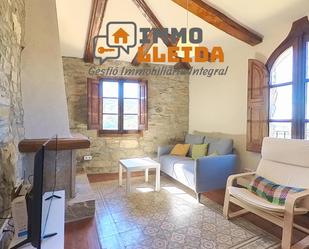 Sala d'estar de Apartament en venda en Camarasa amb Balcó