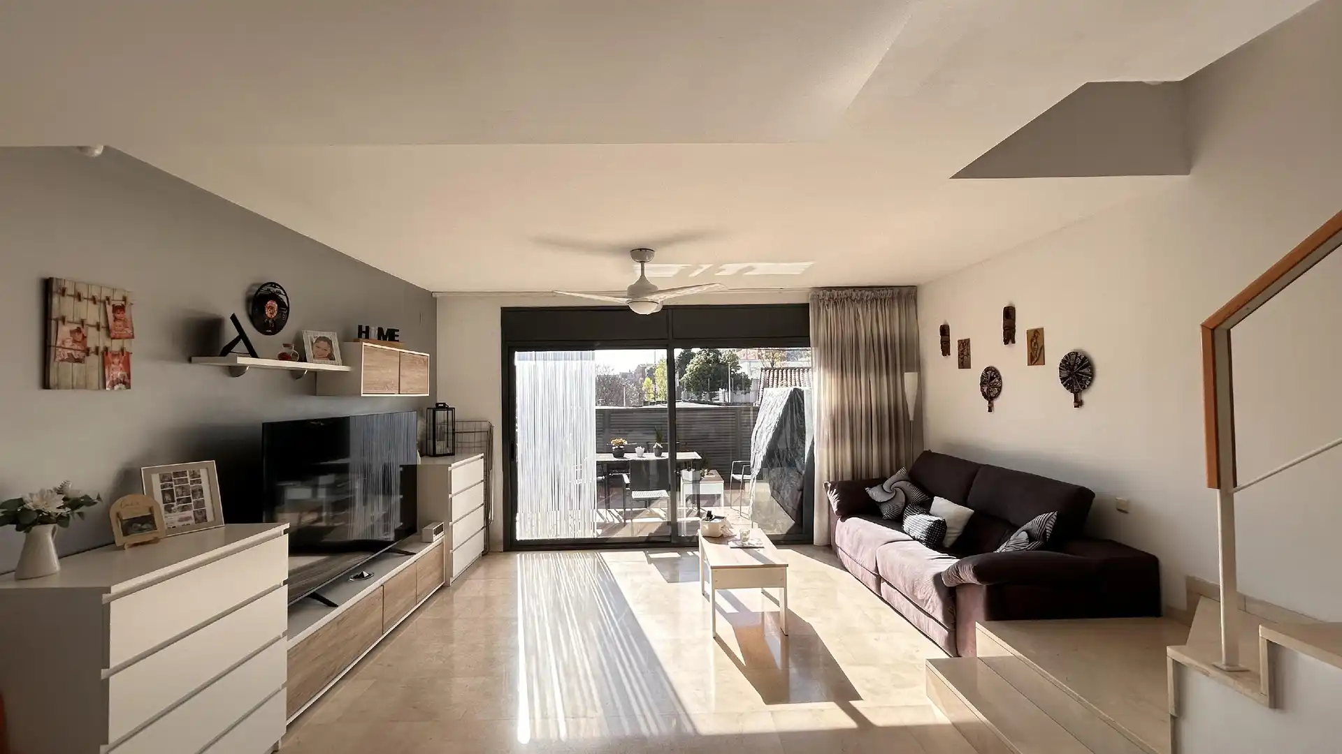 Living room of Houses for sale in Sant Andreu de la Barca  with Air Conditioner, Heating and Terrace