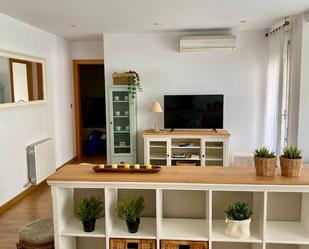 Living room of Flat to rent in Cornellà de Llobregat  with Furnished, Oven and Washing machine