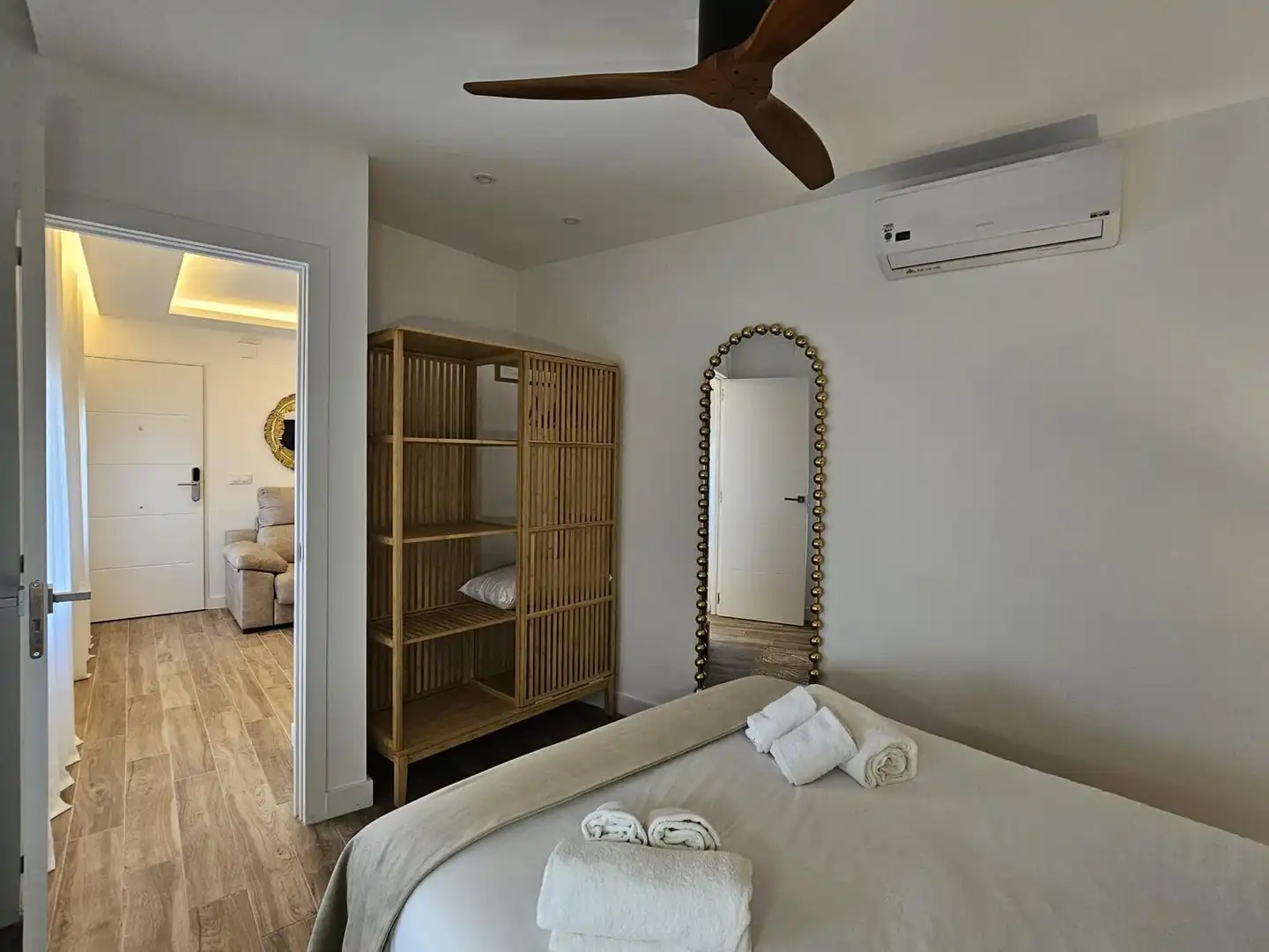 Bedroom of Flat for rent in Córdoba  with Air Conditioner, Heating and Furnished