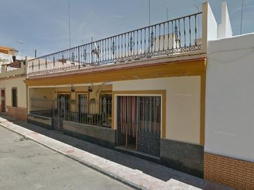 Casa en venda a Calle MANUEL DE FALLA