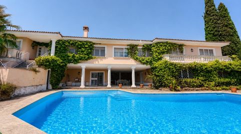 ESPECTACULAR VILLA DE 837 M2 CON PISCINA Y POZO PROPIO EN MORA DEBRE
