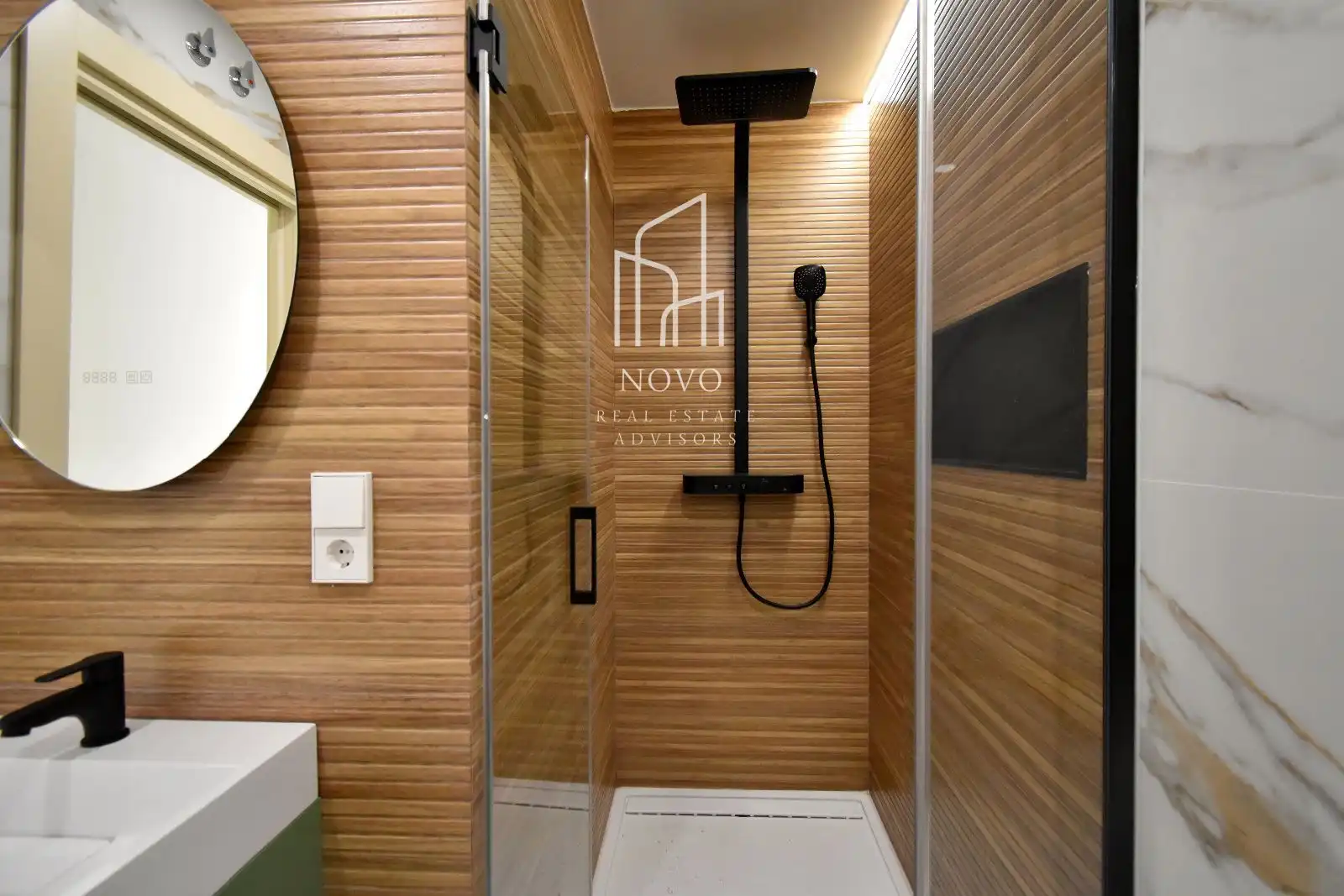 Baño de Piso en venta en Madrid con Calefacción, Horno y Lavadora