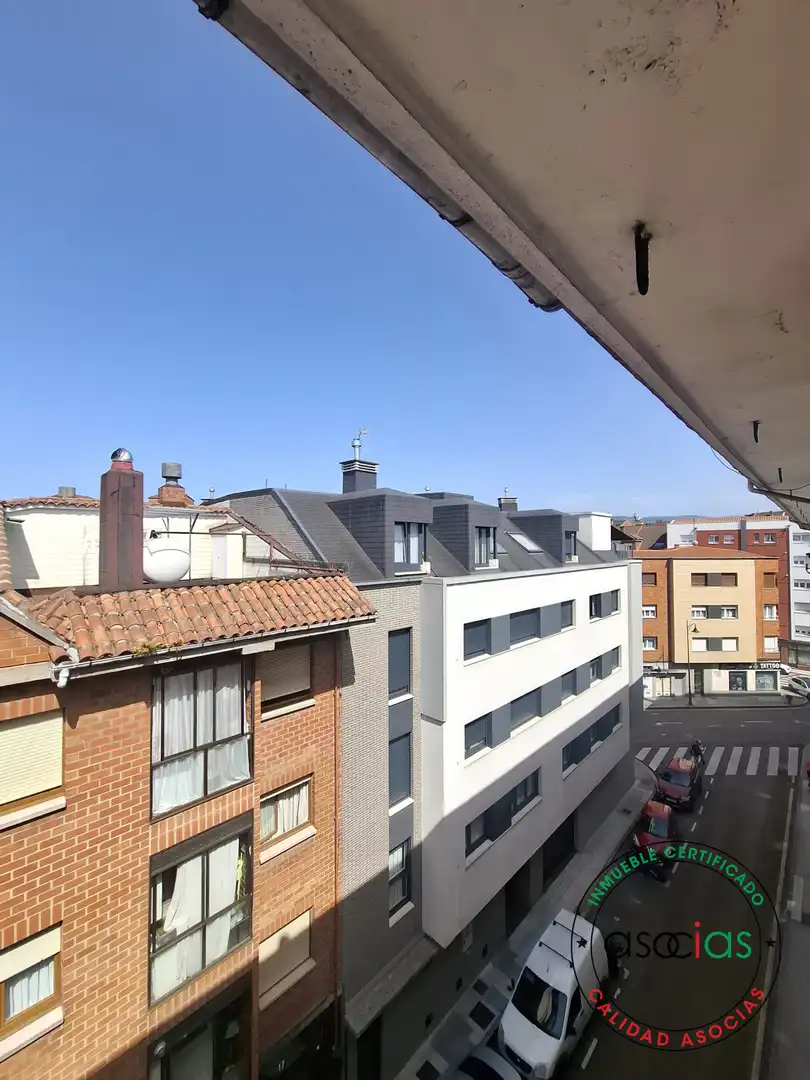 Vista exterior de Pis en venda en Gijón 