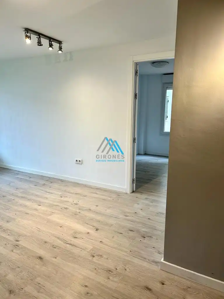Wohnung zum Verkauf in Santa Cristina d'Aro mit Heizung und Terrasse
