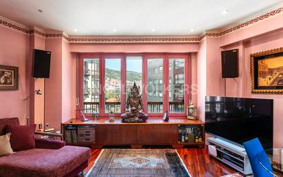 Sala d'estar de Apartament en venda en Bilbao  amb Aire condicionat, Calefacció i Traster
