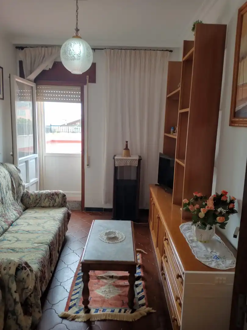 Habitación de Piso de alquiler en Burela con Amueblado y Se aceptan mascotas