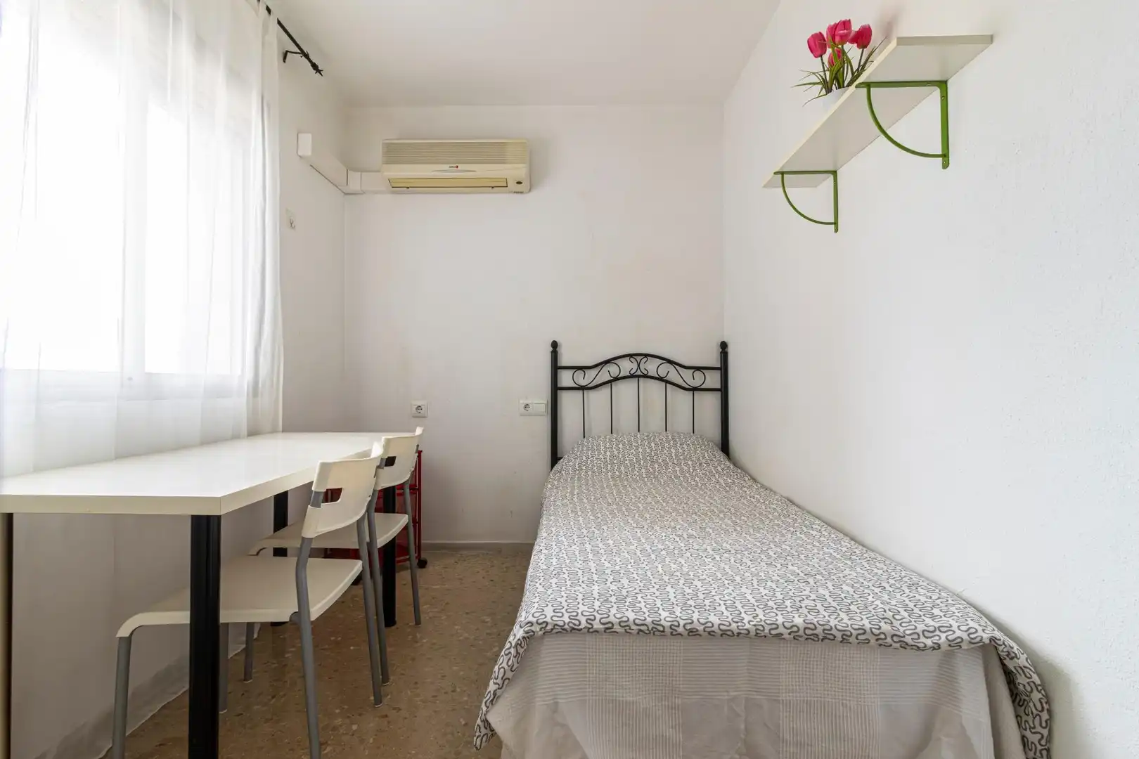 Bedroom of Flat for rent in Jerez de la Frontera  with Air Conditioner, Terrace and Furnished