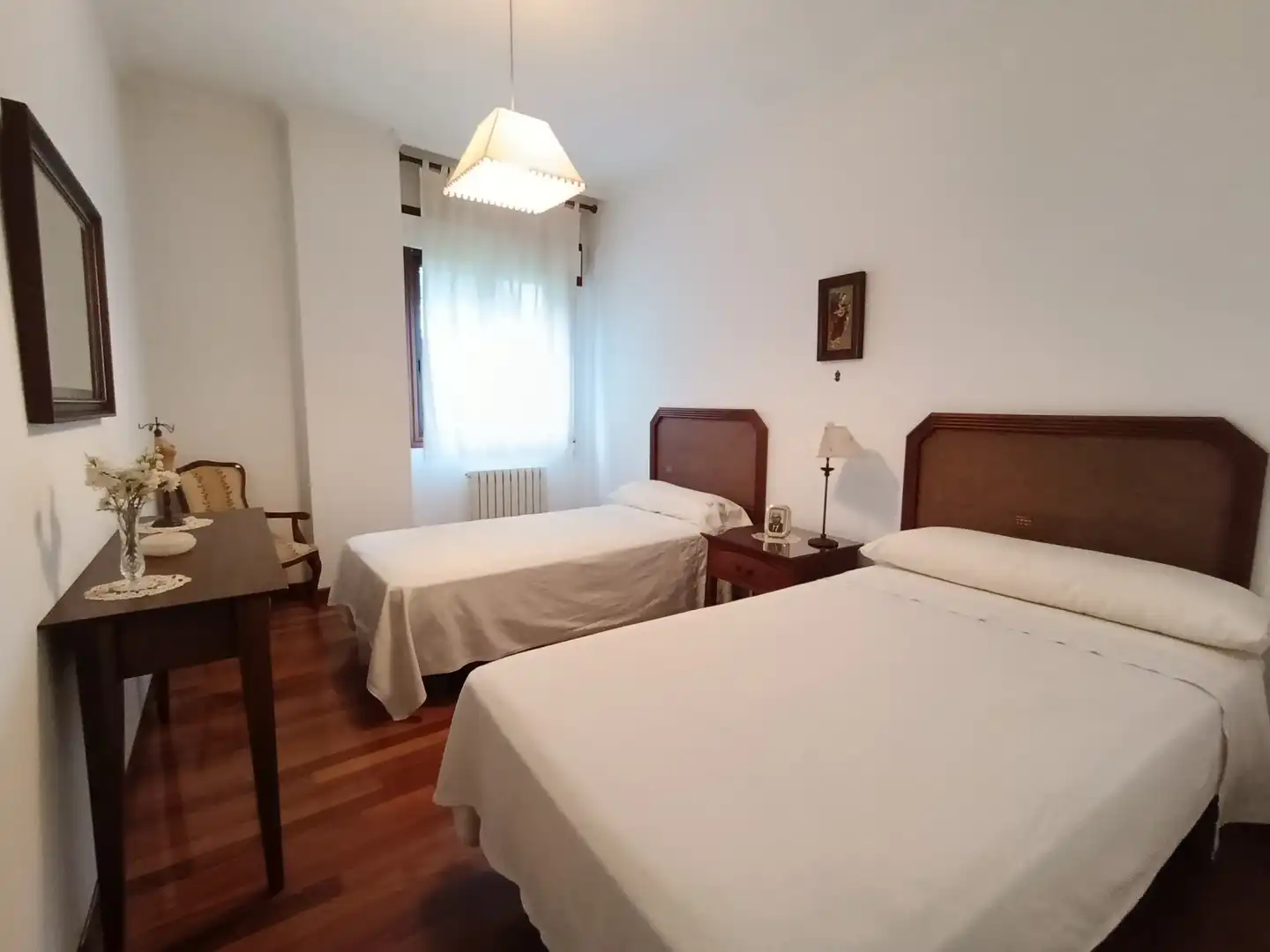 Bedroom of Flat for sale in Pontevedra Capital   with Heating, Parquet flooring and Furnished